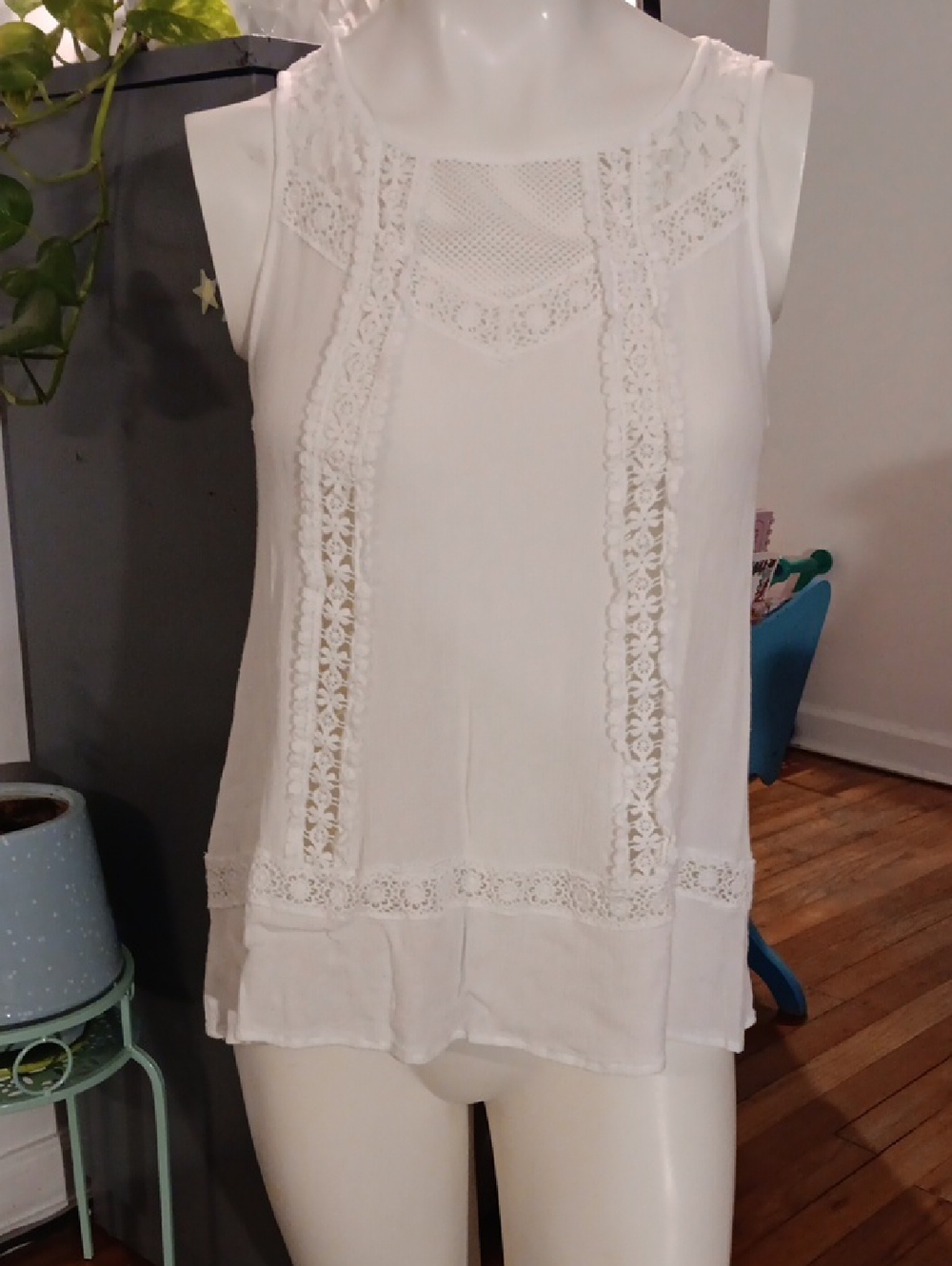 acemi White Lace Trim Women's Top